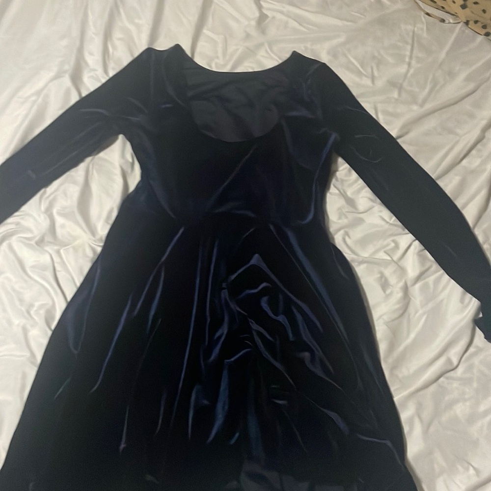 Navy velvet skater dress from Windsor. Size large. Worn once.